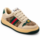 Gucci Screener Off-White & Green — vista frontal e detalhes em fundo branco