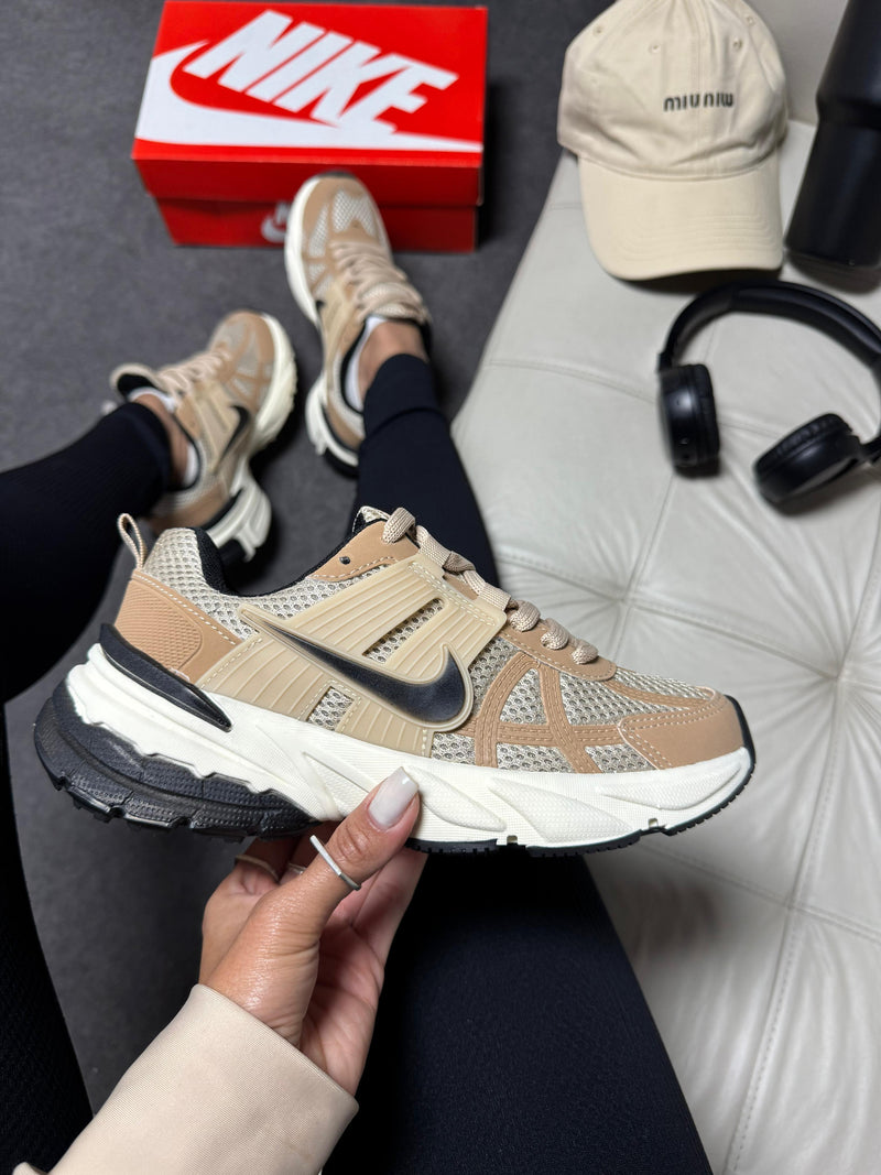 Nike V2k - bege/preto