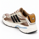 Adidas x Pharrell Jellyfish Off-White & Brown — traseira diagonal em fundo branco