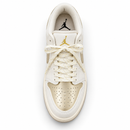 Jordan Low Off/Gold — estúdio, posição 4
