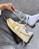 Tênis Jordan Low LX Gold Suede - Branco/ouro