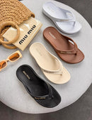 Chinelo Miu Miu luxo