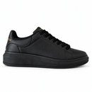 Tênis Alexander McQueen Sintético All Black — perfil lateral refeito em estúdio branco