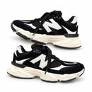 New Balance 9060 Preto/Branco — par em três quartos