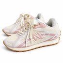 New Balance 204 L - Off/Rose - par em três quartos