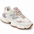 New Balance 9060 - Off/White - frente em três quartos à direita
