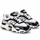 New Balance 9060R branco/preto - par em três quartos