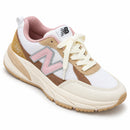 New Balance 990 Bege/Rosa — vista frontal em três quartos, ponta à direita
