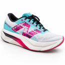 New Balance NYC Marathon SuperComp — frontal em três quartos, ponta para a direita