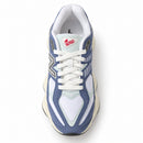 New Balance 9060 Azul, vista superior de um pé, fundo branco
