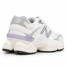 New Balance 9060 Branco/Cinza — traseira em três quartos