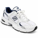New Balance 530 Branco/Marinho — vista frontal em três quartos, ponta à direita