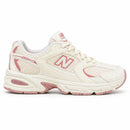 New Balance 530 Off/Rose — vista lateral, ponta à direita