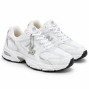 New Balance 530 Branco/Cinza — par em três quartos