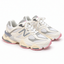New Balance 9060 White, Grey & Pink — par em perspectiva