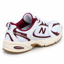 New Balance 530 Branco/Bordo - vista traseira em três quartos
