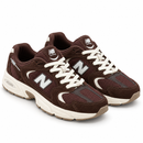 New Balance 530 Premium - Chocolate/Off - par em três quartos
