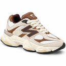 New Balance 9060 – Beige & Hazelnut — foto 6 em fundo branco