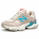 New Balance 9060 – Beige, Blue & Rose — foto 3 em fundo branco