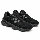 New Balance 9060 – Black — foto 2 em fundo branco