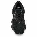 New Balance 9060 – Black — foto 4 em fundo branco