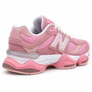 New Balance 9060 – Bubblegum Pink — foto 5 em fundo branco