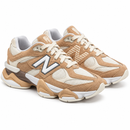 New Balance 9060 – Caramel & Off-White — foto 2 em fundo branco