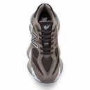 New Balance 9060 – Coffee — foto 4 em fundo branco