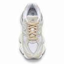 New Balance 9060 – Off-White & Beige — foto 4 em fundo branco