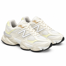 New Balance 9060 – Off-White & Mint — foto 2 em fundo branco