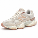 New Balance 9060 – Off-White & Salmon — foto 3 em fundo branco