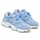 New Balance 9060 – Sky Blue — foto 2 em fundo branco