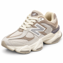 New Balance 9060 Taupe — foto de catálogo 3 em fundo branco