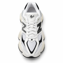 New Balance 9060 – White & Black — foto 4 em fundo branco