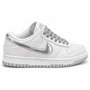 Nike Dunk SB Branco Prata - foto de estúdio 5