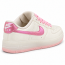Nike Air Force Branco/Rosa — traseira em três quartos