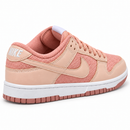 Nike Dunk Low Gucci Blush Pink – traseira em três quartos