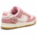 Nike Dunk Teddy Bear Pink — traseira diagonal