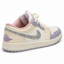 Nike Jordan Low Luxo Off/Lilás – traseira em três quartos