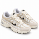 Nike P-6000 Off/Preto - par em três quartos