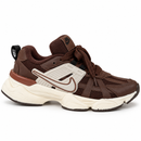 Nike V2K Run Coffee - vista lateral