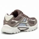 Nike V5 Rnr GS Taupe — vista 05