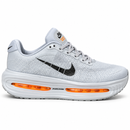 Nike Vomero Cinza/Laranja — foto de estúdio 1