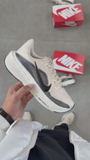 Nike Air Zoom Pegasus 42 Premium - Off/Preto