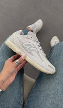New Balance 204L em Couro Original - Cinza Lilás
