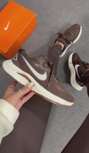 Nike Fit Sport - Café