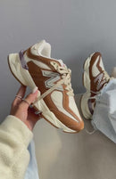 New Balance 9060 - Caramelo/Cinza