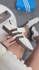 Sapatilha Adidas Samba Jane - Off/Café
