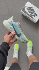 Nike Pegasus Plus - Cinza/Limão