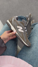 New Balance 204L em Couro Original - Café/Grafite/Rose